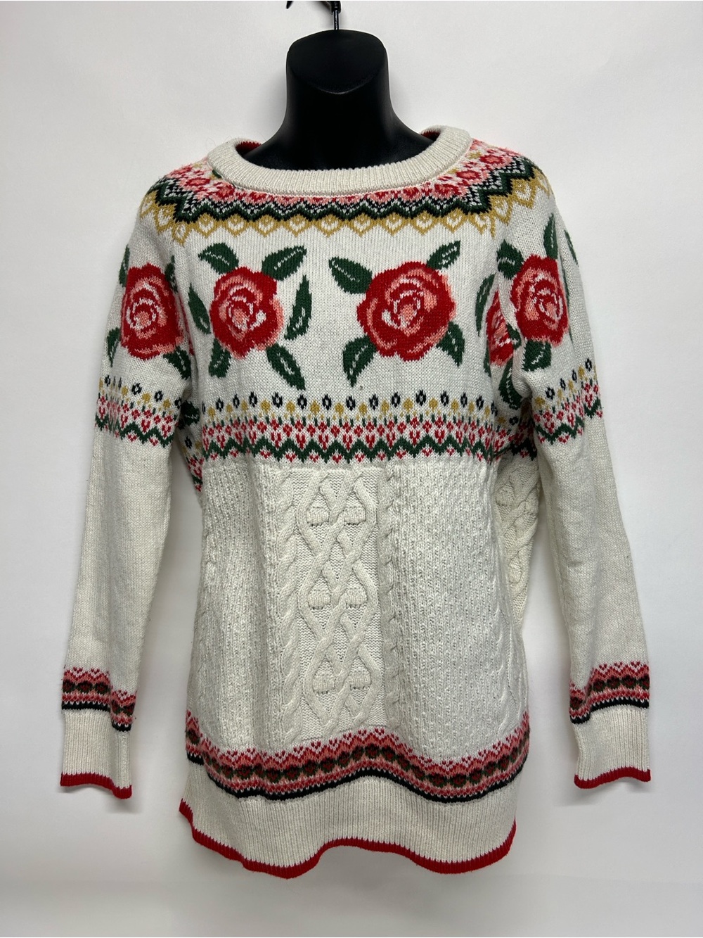 Mossimo Supply Co. White Cable-Knit Crewneck Sweater with Red Rose medium granny